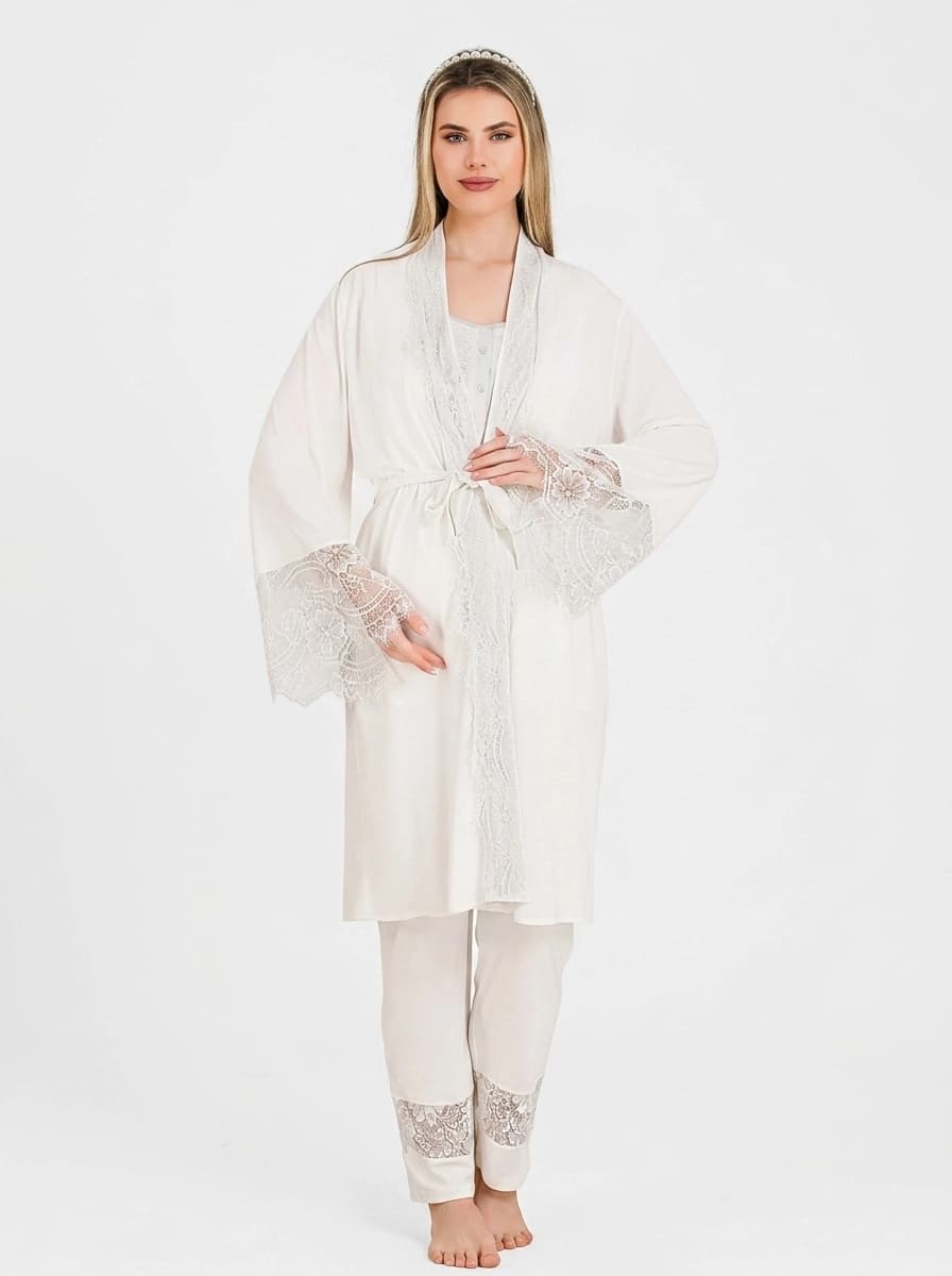 Elegant 3-Piece Maternity Pajama Set with Lace Details – Long Sleeve & Robe